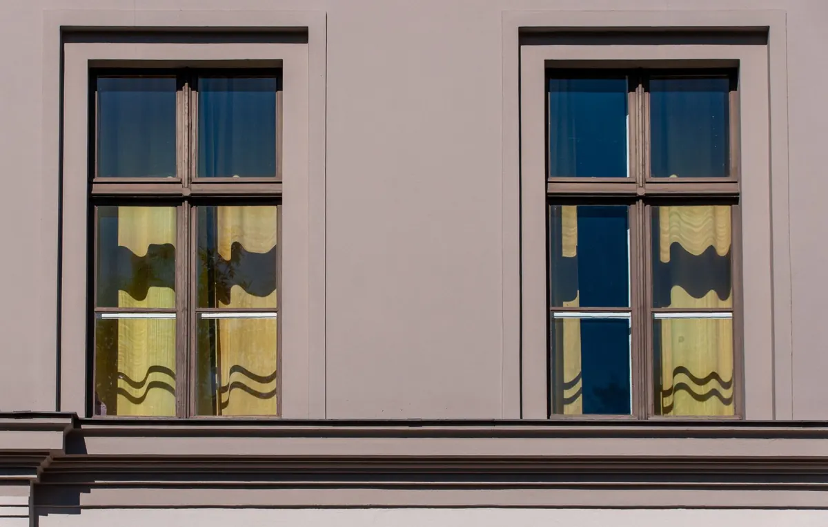 Ready-Made vs Made-to-Measure Curtains: Pros, Cons, and Costs